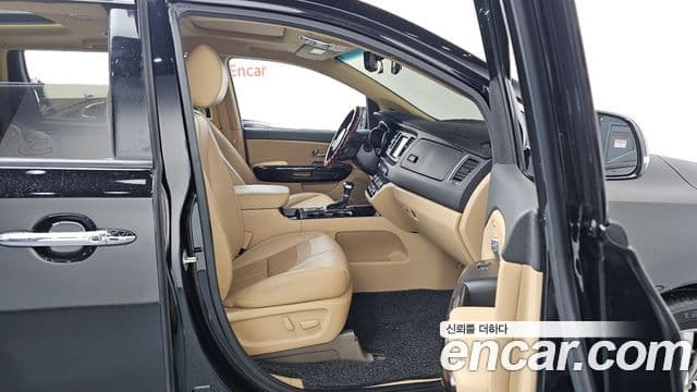 Kia The / новый New Carnival VIP, 2019 11