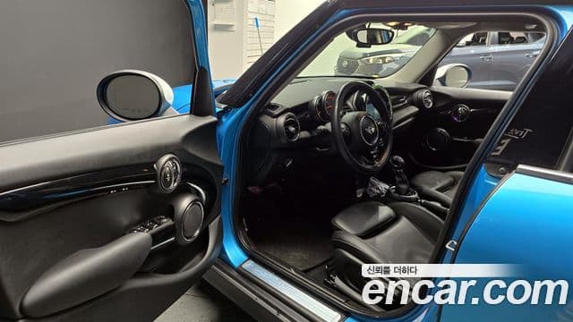 Mini Cooper 3세대, 2015 10