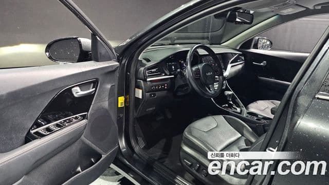 Kia The / новый New Niro Signature, 2022 12