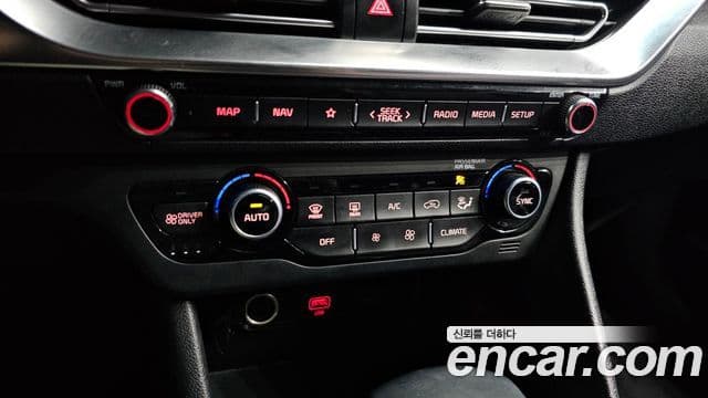 Kia The / новый New Niro Signature, 2022 18