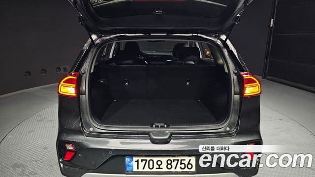 Kia The / новый New Niro Signature, 2022 20