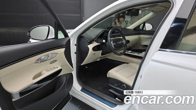 Genesis GV70, 2024 10