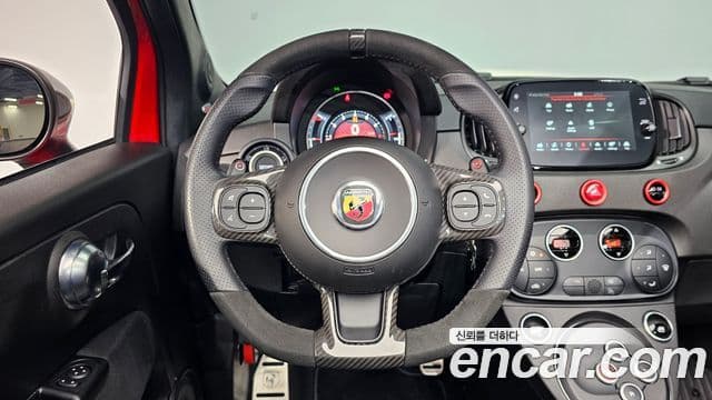 Fiat 500C Abarth, 2022 12