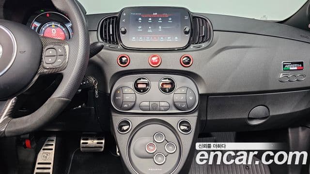 Fiat 500C Abarth, 2022 13