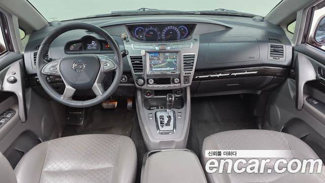 KG모빌리티(SsangYong) Korando 투리스모 4WD RX 9인승, 2016 7