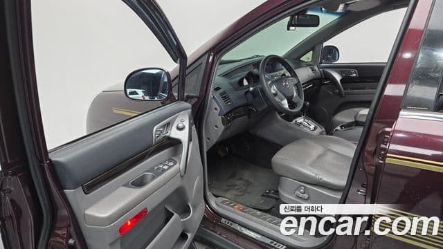 KG모빌리티(SsangYong) Korando 투리스모 4WD RX 9인승, 2016 11