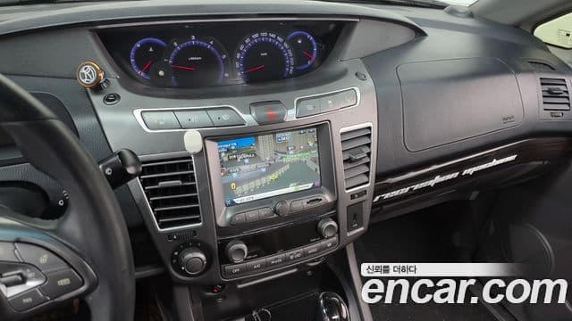 KG모빌리티(SsangYong) Korando 투리스모 4WD RX 9인승, 2016 14