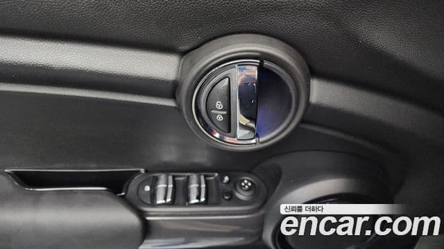 Mini Cooper 3세대, 2017 14