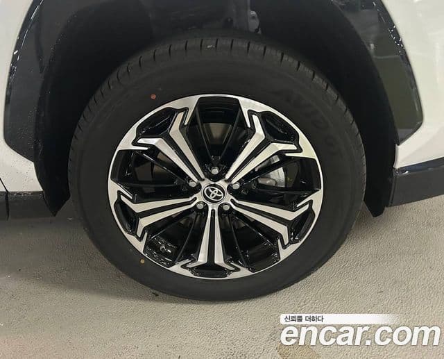 Toyota RAV4 5세대 2.5 4WD PHEV XSE, 2025 8