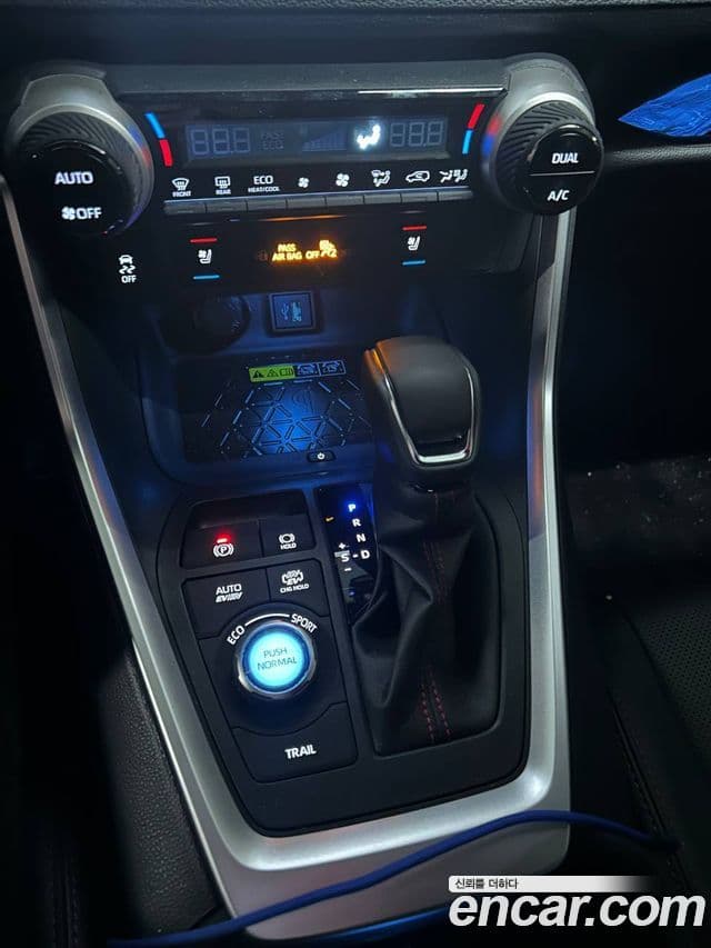 Toyota RAV4 5세대 2.5 4WD PHEV XSE, 2025 14