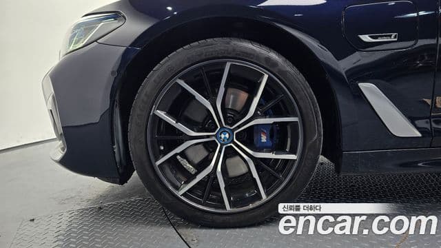BMW 5시리즈 (G30) 530e M Sport, 2022 все фото