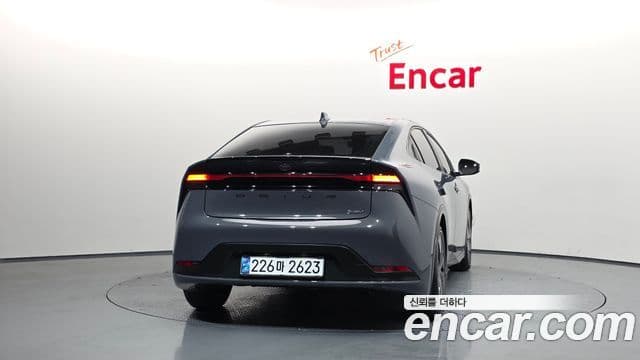 Toyota 프리우스 5세대 2.0 LE, 2024 4