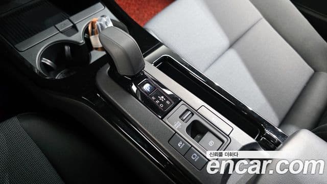 Toyota 프리우스 5세대 2.0 LE, 2024 9