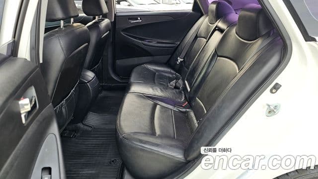 Hyundai YF Sonata LPI top, 2010 12