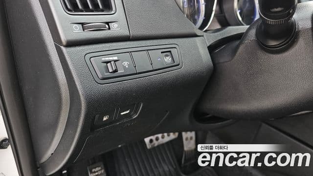 Hyundai YF Sonata LPI top, 2010 14