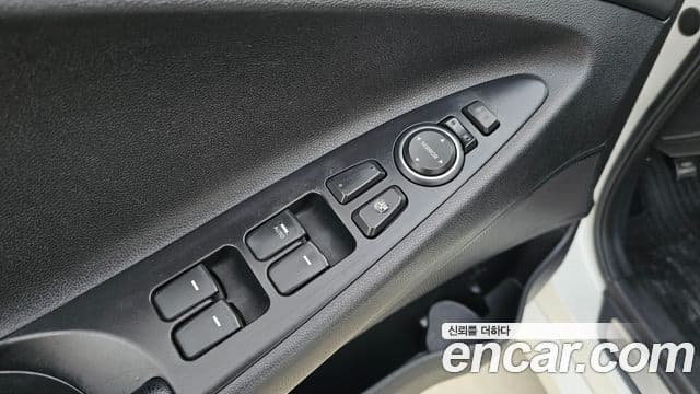 Hyundai YF Sonata LPI top, 2010 17