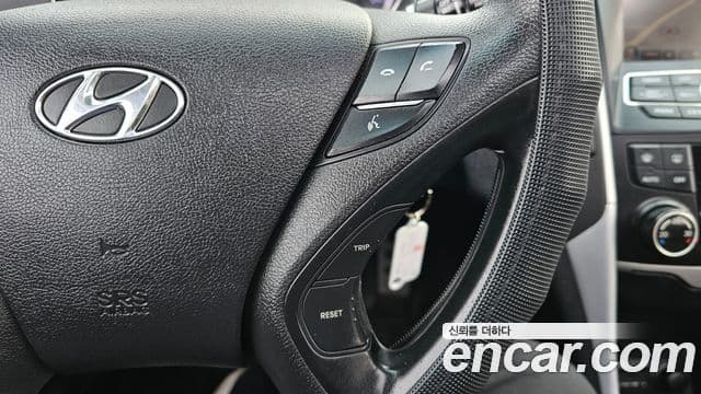 Hyundai YF Sonata LPI top, 2010 18