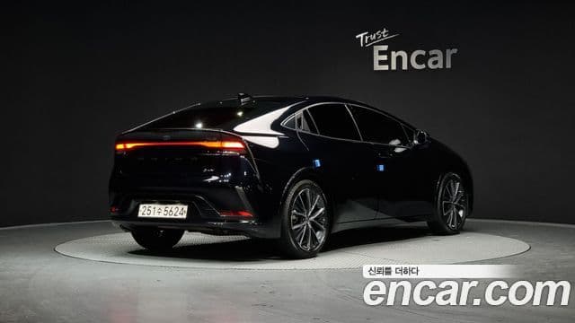 Toyota 프리우스 5세대 2.0 XLE, 2024 2