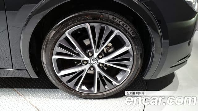 Toyota 프리우스 5세대 2.0 XLE, 2024 все фото