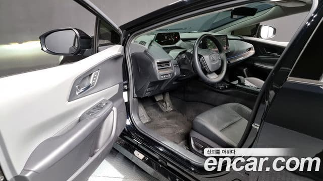 Toyota 프리우스 5세대 2.0 XLE, 2024 10