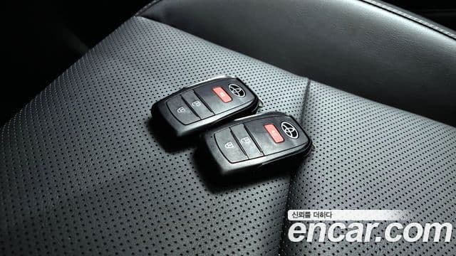 Toyota 프리우스 5세대 2.0 XLE, 2024 18