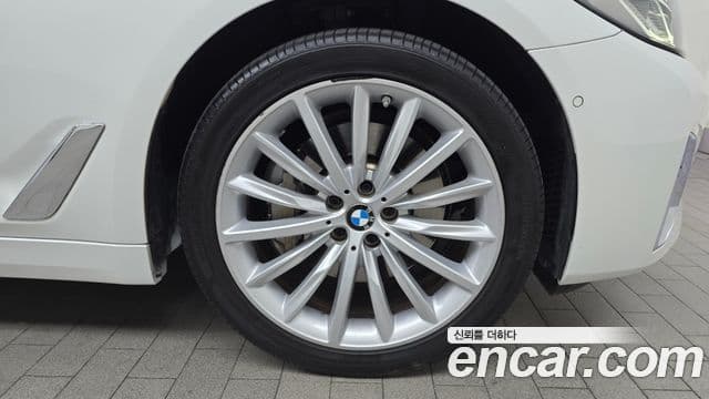 BMW 5시리즈 (G30) Luxury, 2023 все фото