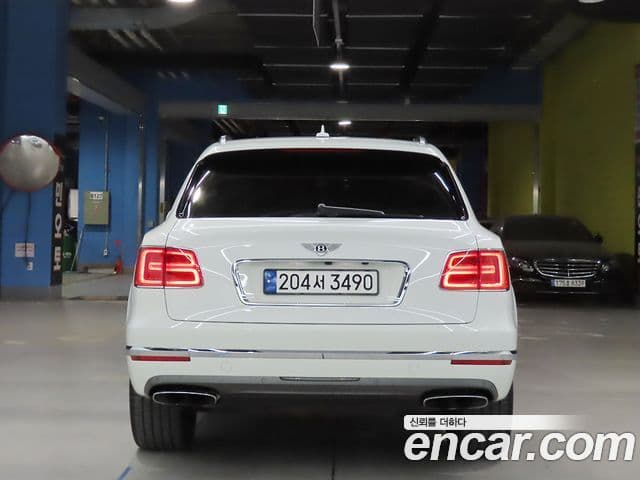 Bentley Bentayga, 2018 3