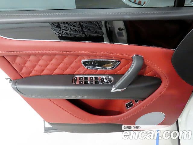 Bentley Bentayga, 2018 15