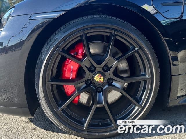 Porsche 타이칸 GTS, 2023 10