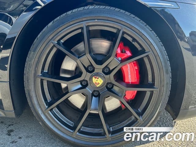 Porsche 타이칸 GTS, 2023 11