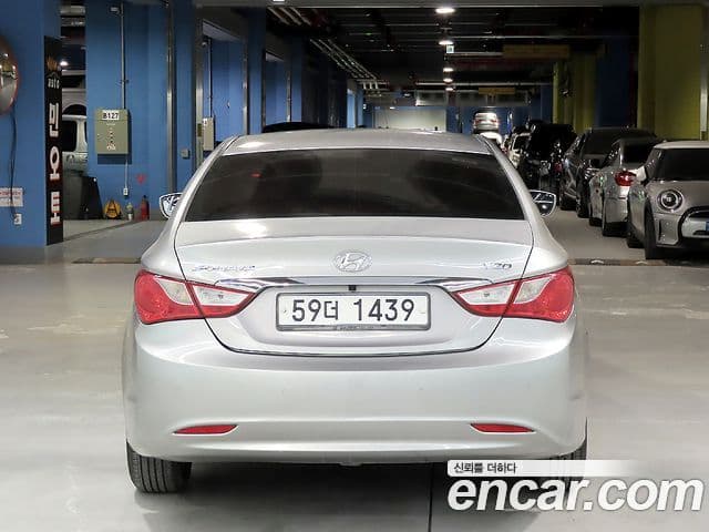 Hyundai YF Sonata Luxury, 2012 4