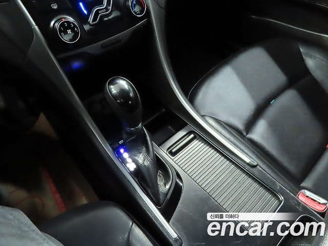 Hyundai YF Sonata Luxury, 2012 9