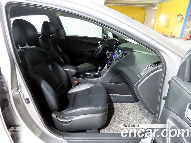 Hyundai YF Sonata Luxury, 2012 11