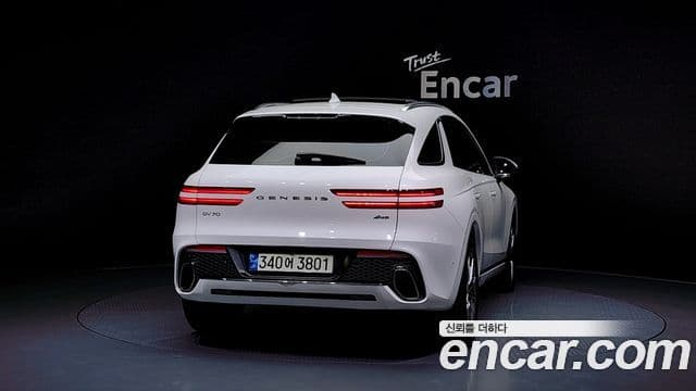 Genesis GV70, 2021 4