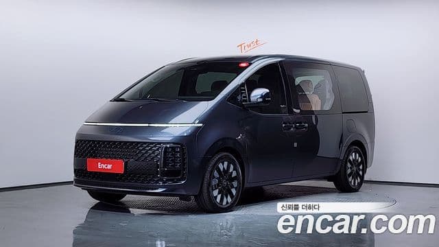 Hyundai Staria Prestige, 2025 1