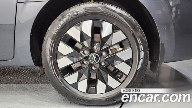 Hyundai Staria Prestige, 2025 4