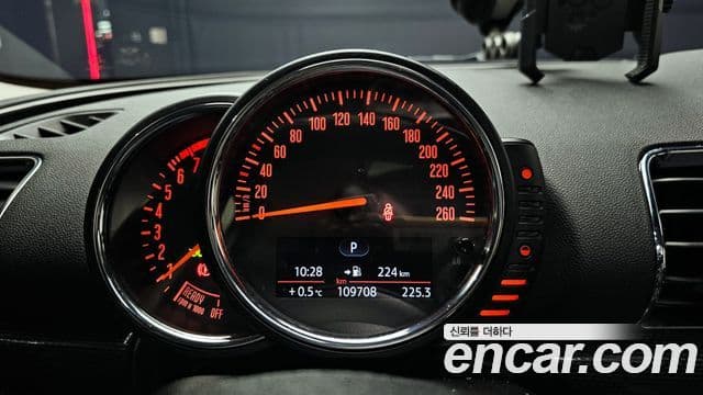 Mini Cooper 클럽맨 2세대, 2016 8