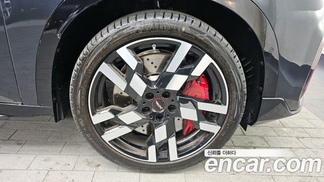 Mini Cooper S Countryman 3세대 ALL4 JCW first Edition, 2025 все фото