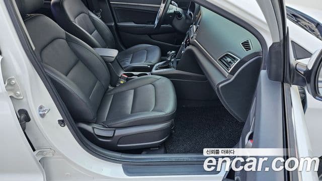 Hyundai Avante AD Special, 2016 10