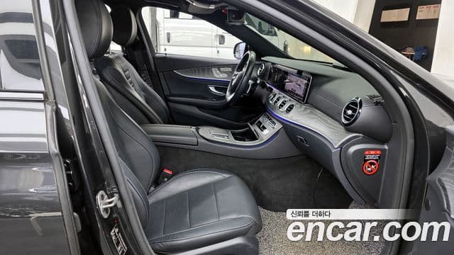 Mercedes-Benz E-класс W213 AMG Line, 2023 11