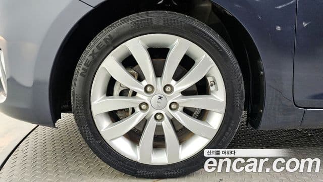 Kia All New Carens 2.0 LPi Trendy, 2016 все фото