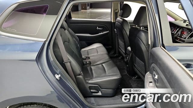 Kia All New Carens 2.0 LPi Trendy, 2016 13