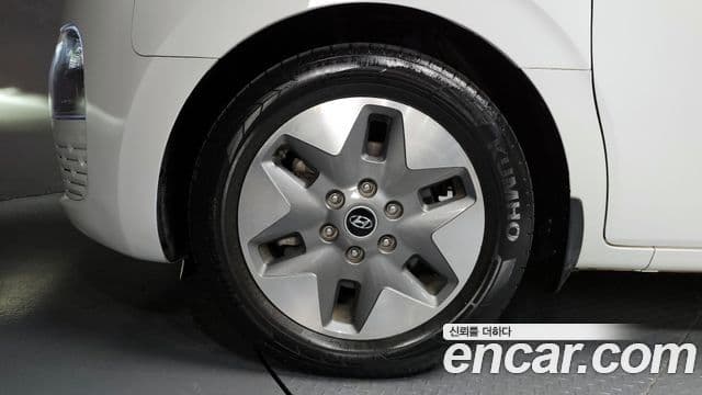 Hyundai Staria Modern, 2023 все фото