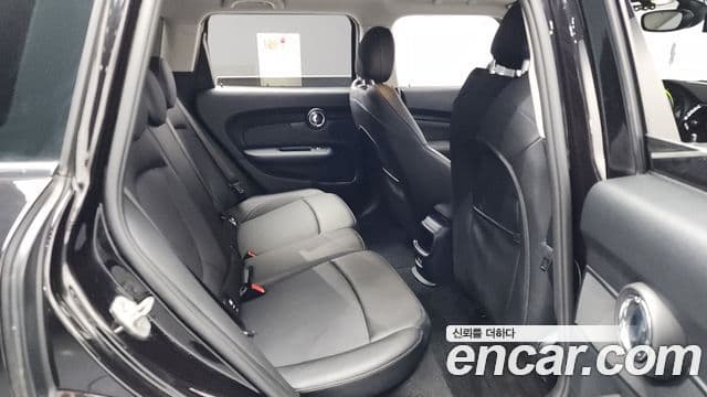 Mini Cooper 클럽맨 2세대, 2021 12