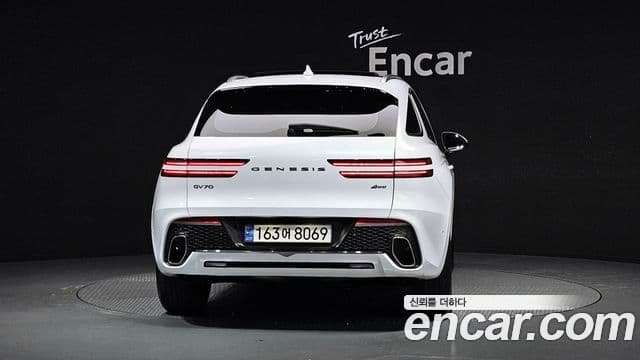 Genesis GV70, 2023 4