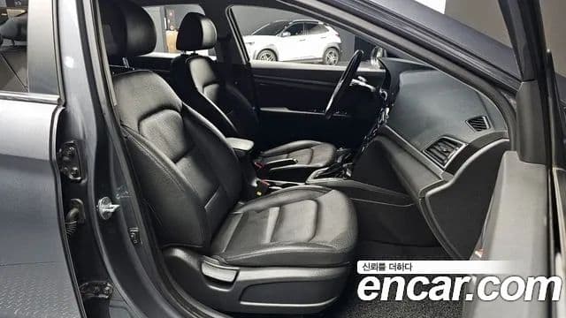 Hyundai Avante AD Special, 2016 10