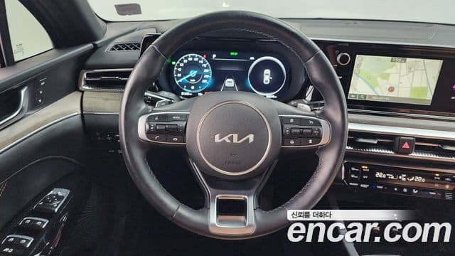Kia K5 гибрид 3세대 Signature, 2023 13