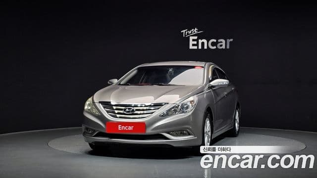 Hyundai YF Sonata чёрный, 2011 3