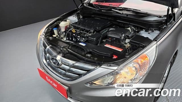 Hyundai YF Sonata чёрный, 2011 6