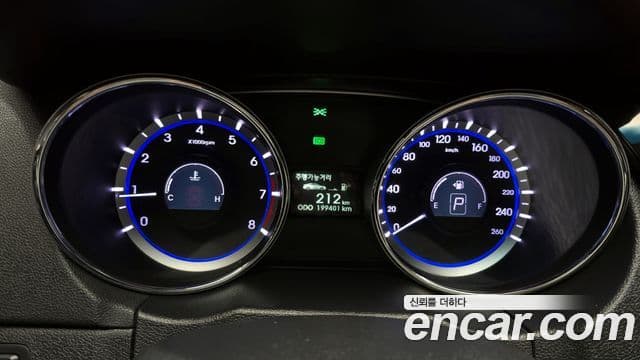 Hyundai YF Sonata чёрный, 2011 8